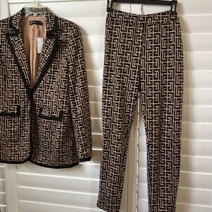 Pull On PANTS with Balmain Vibes Size M  NWOT